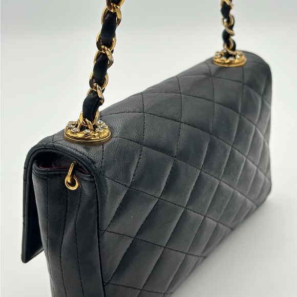 CHANEL VINTAGE CRYSTAL FLAP BAG SMALL - Picture 8 of 16